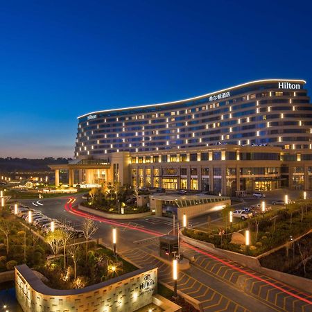 Hilton Urumqi Bagian luar foto