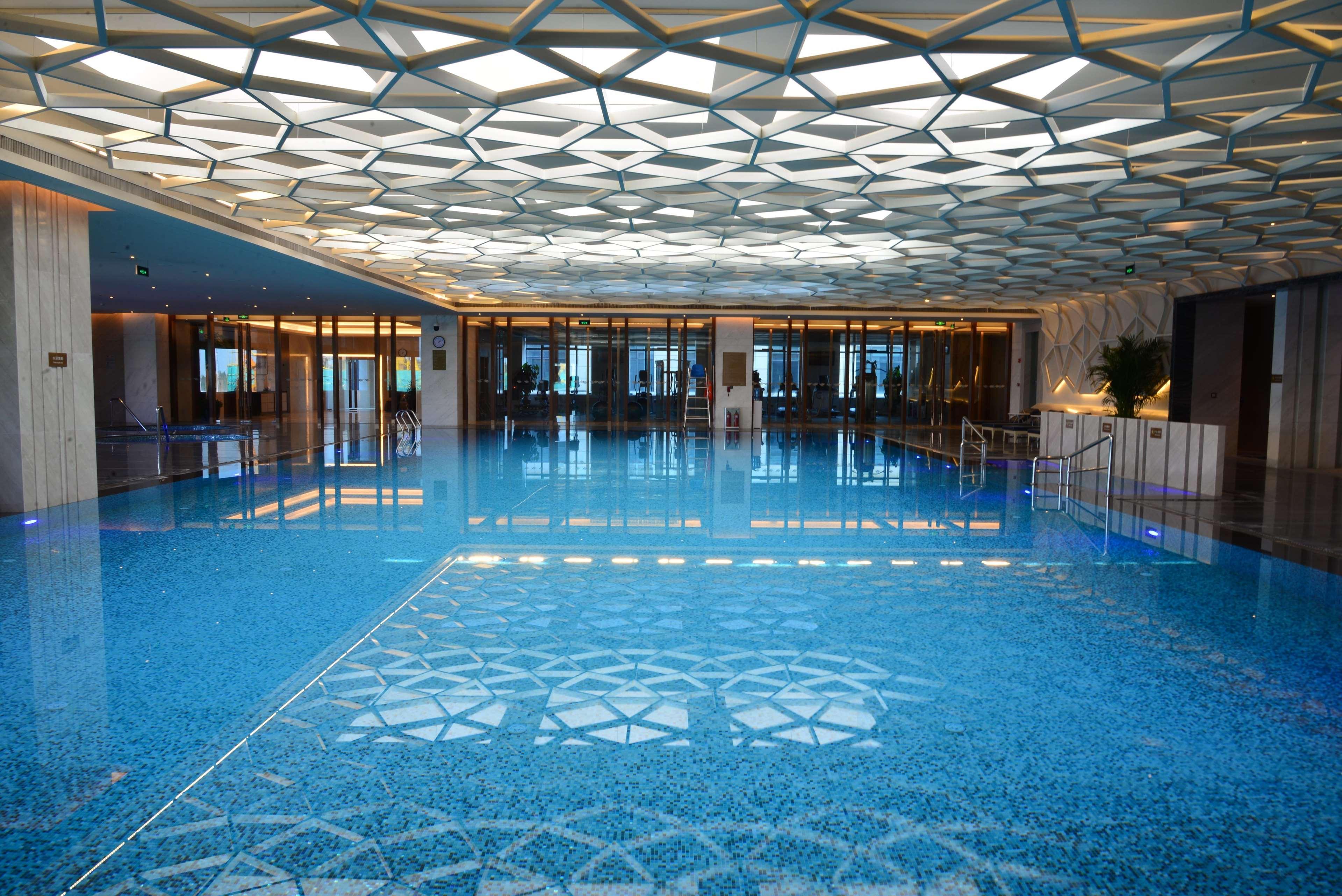 Hilton Urumqi Bagian luar foto