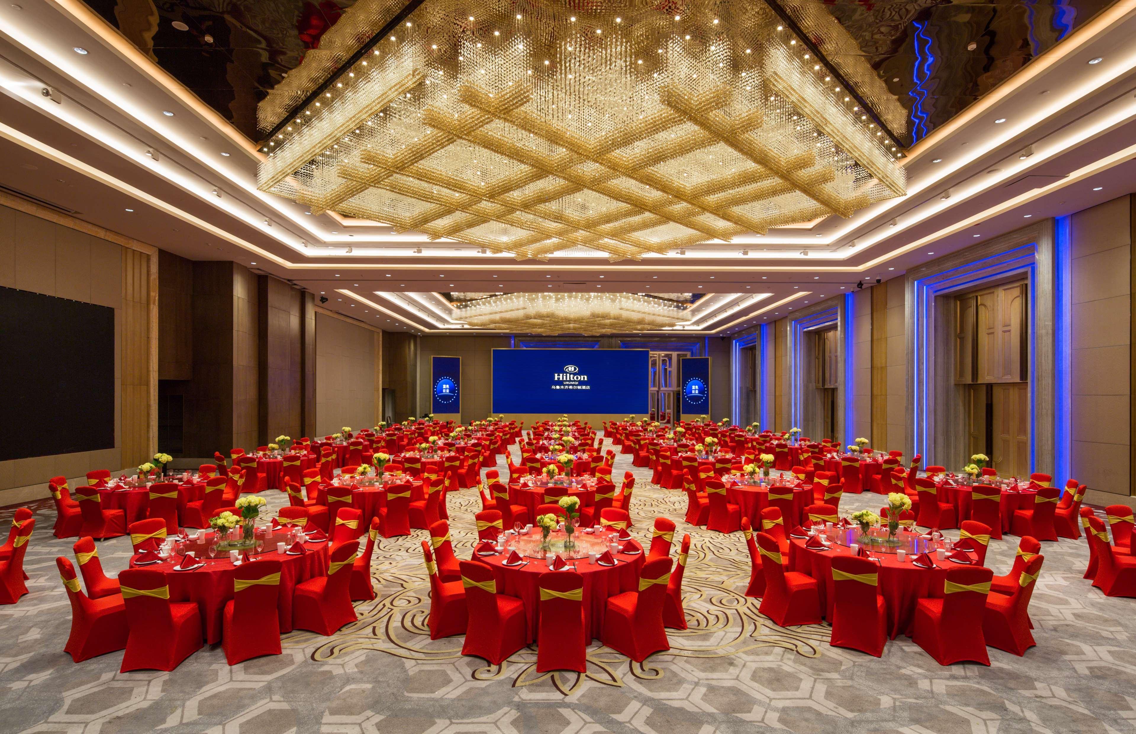 Hilton Urumqi Bagian luar foto