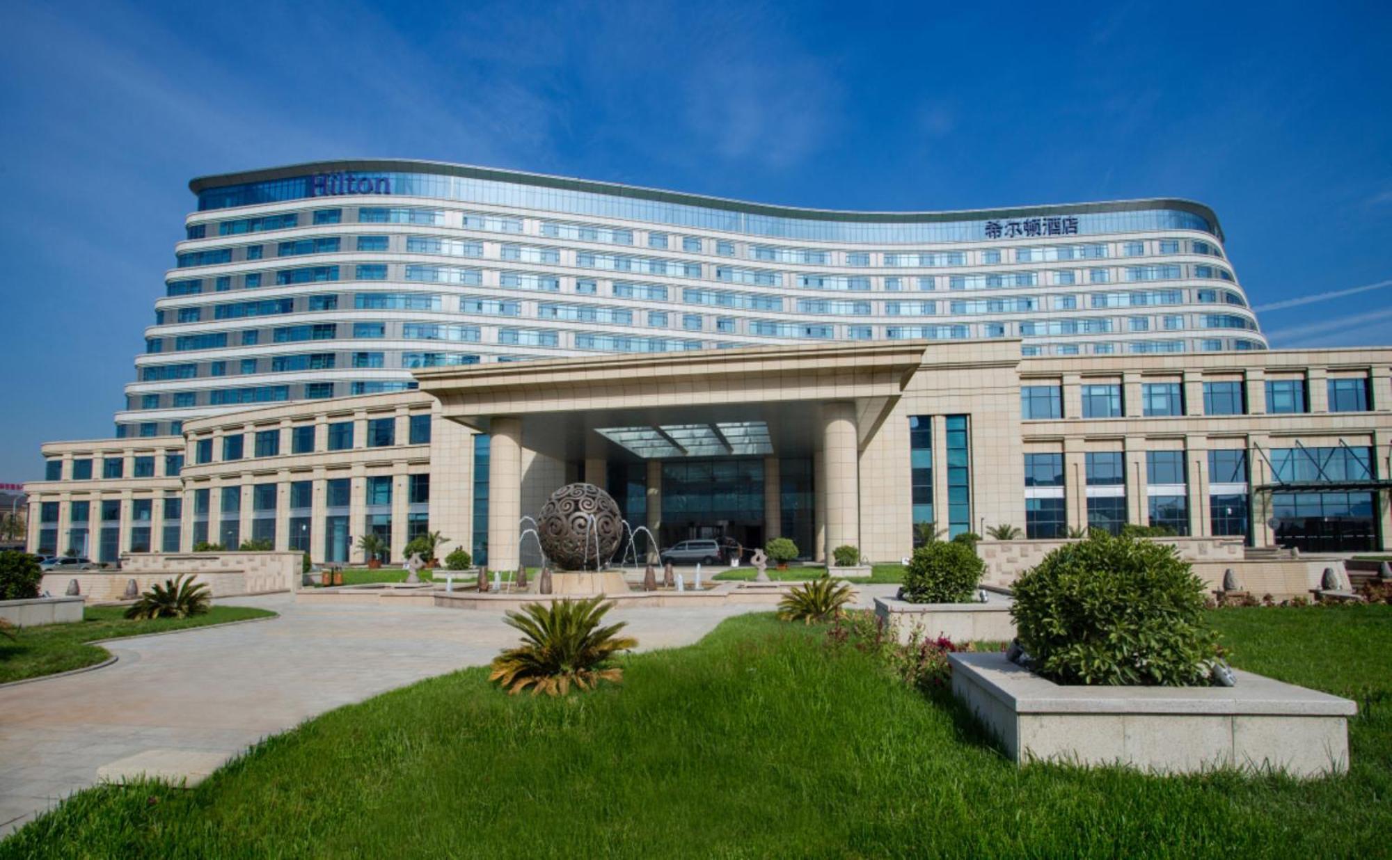 Hilton Urumqi Bagian luar foto