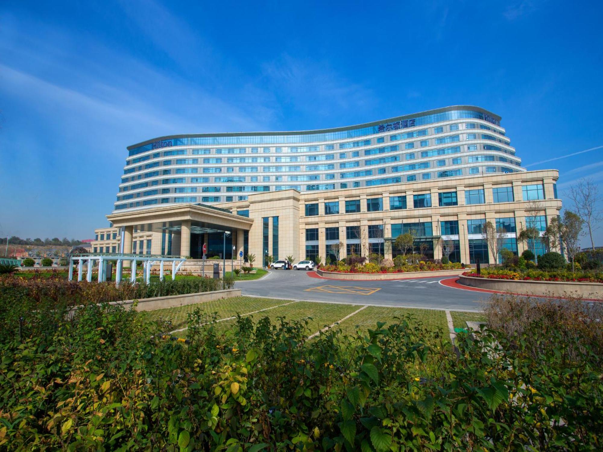 Hilton Urumqi Bagian luar foto