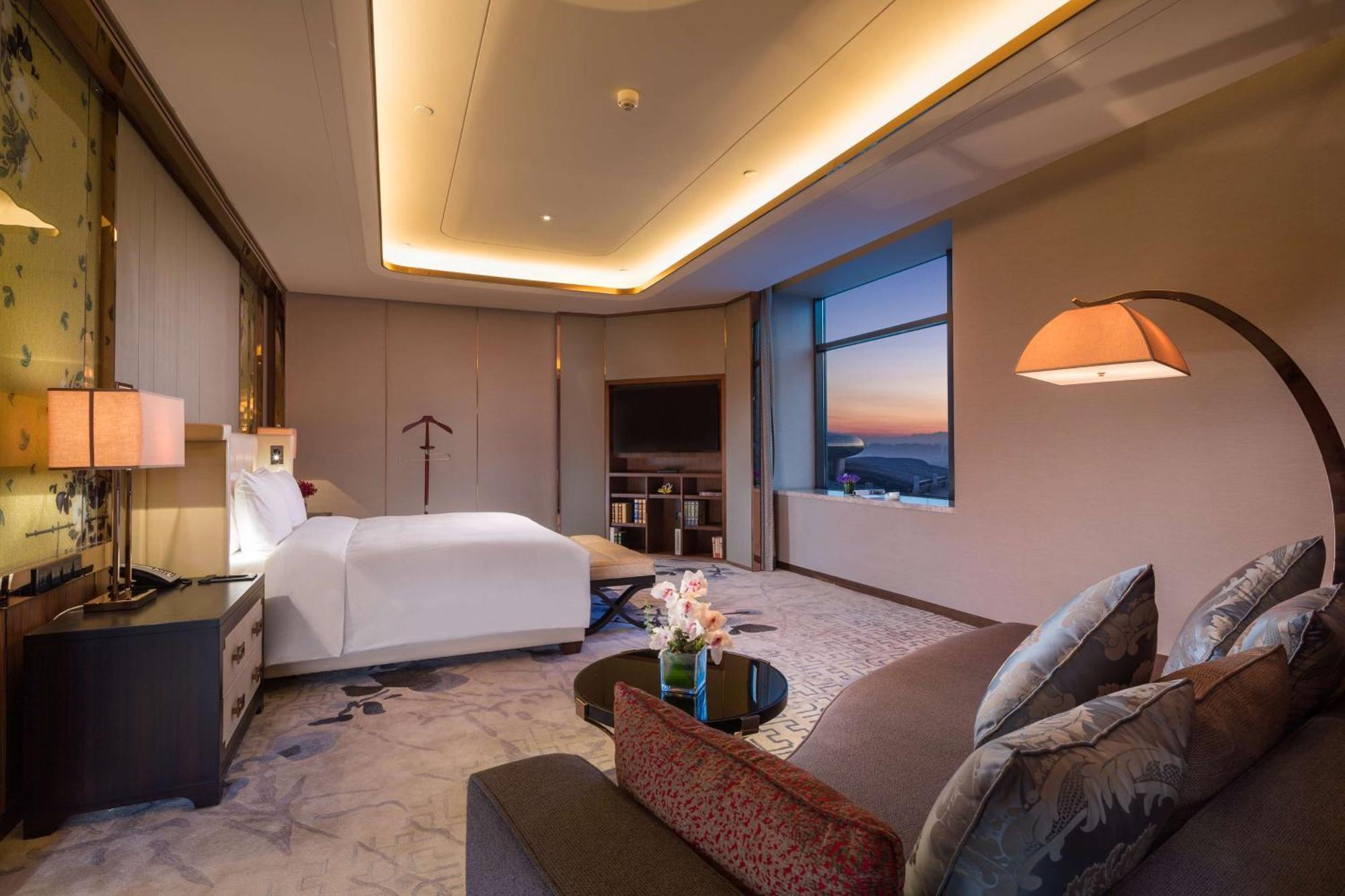 Hilton Urumqi Bagian luar foto