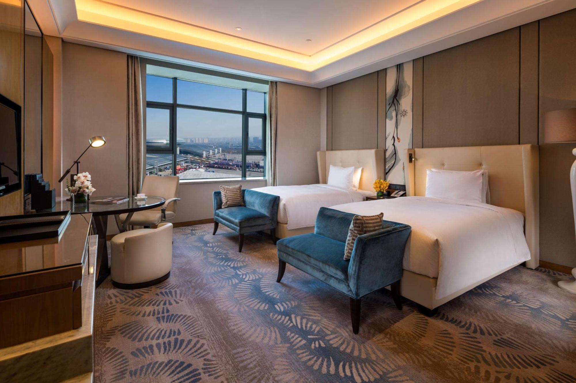 Hilton Urumqi Bagian luar foto