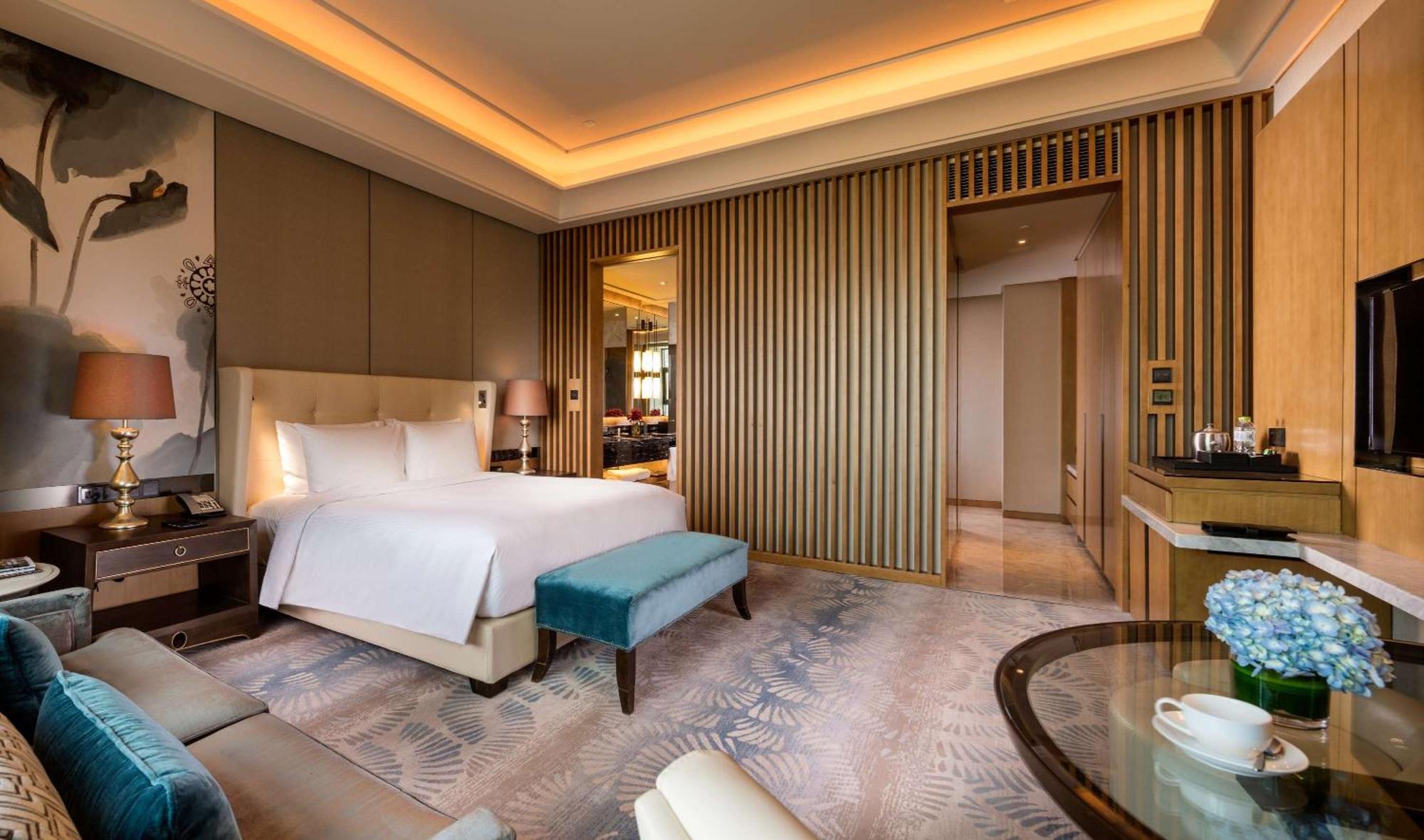 Hilton Urumqi Bagian luar foto