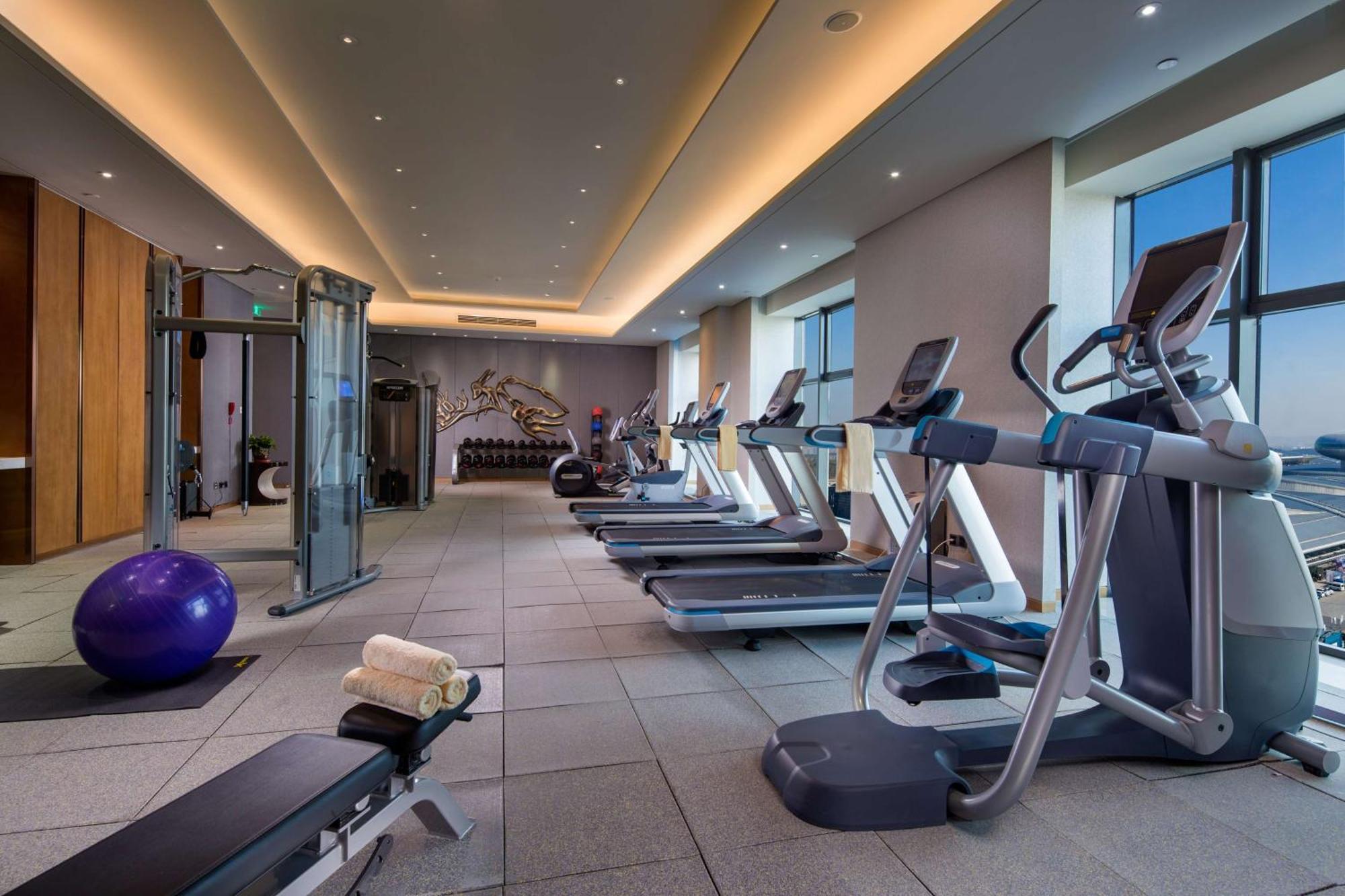 Hilton Urumqi Bagian luar foto