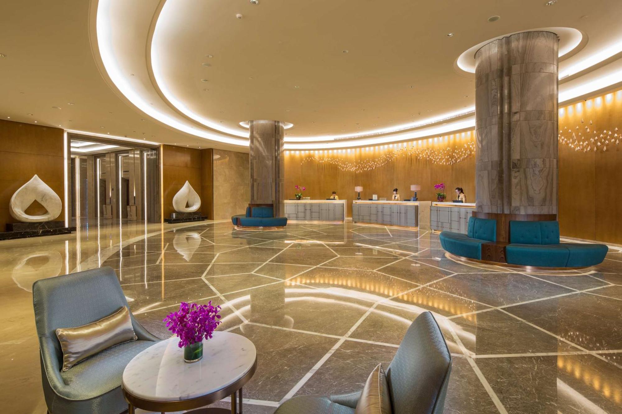 Hilton Urumqi Bagian luar foto