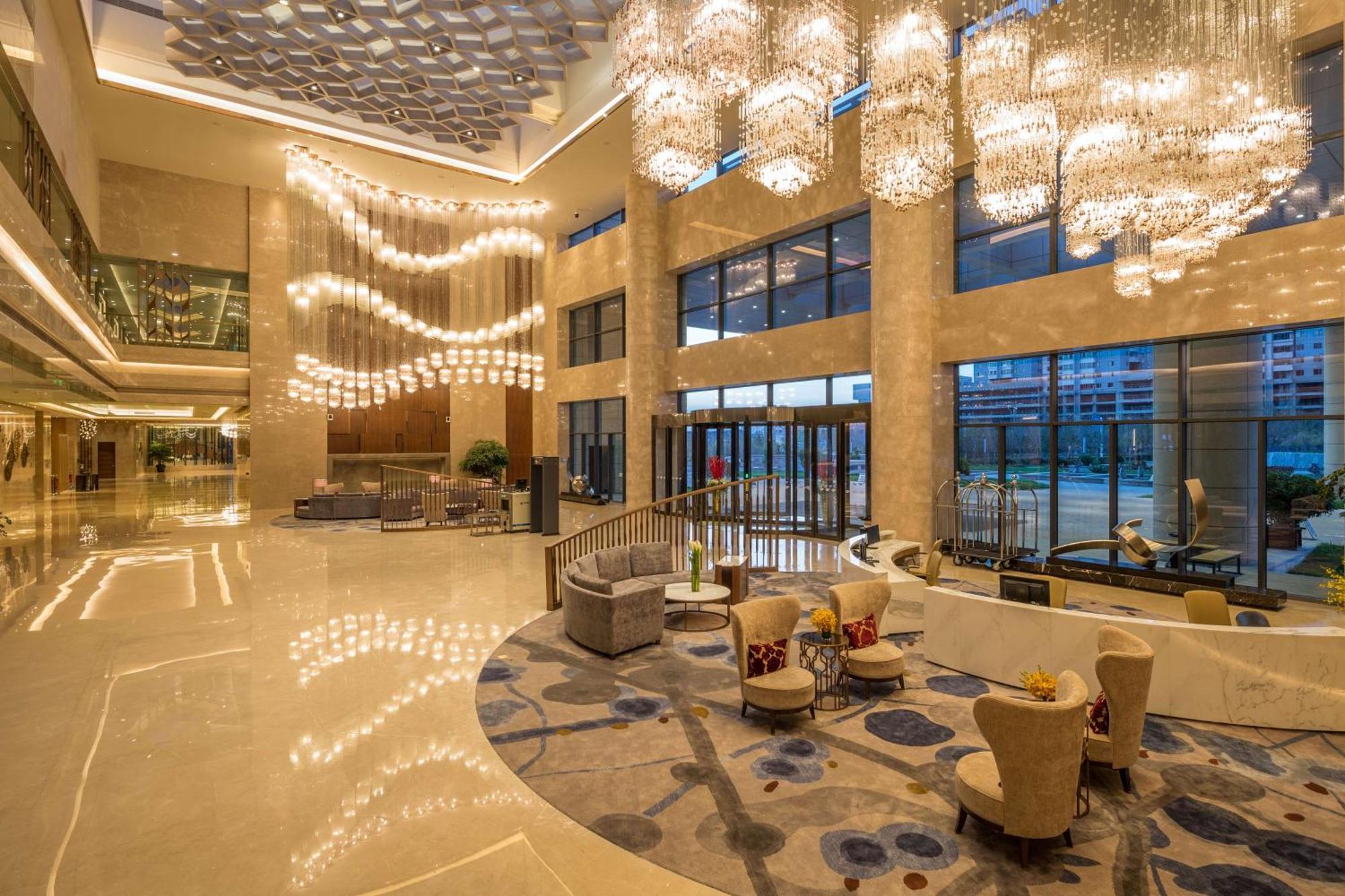 Hilton Urumqi Bagian luar foto