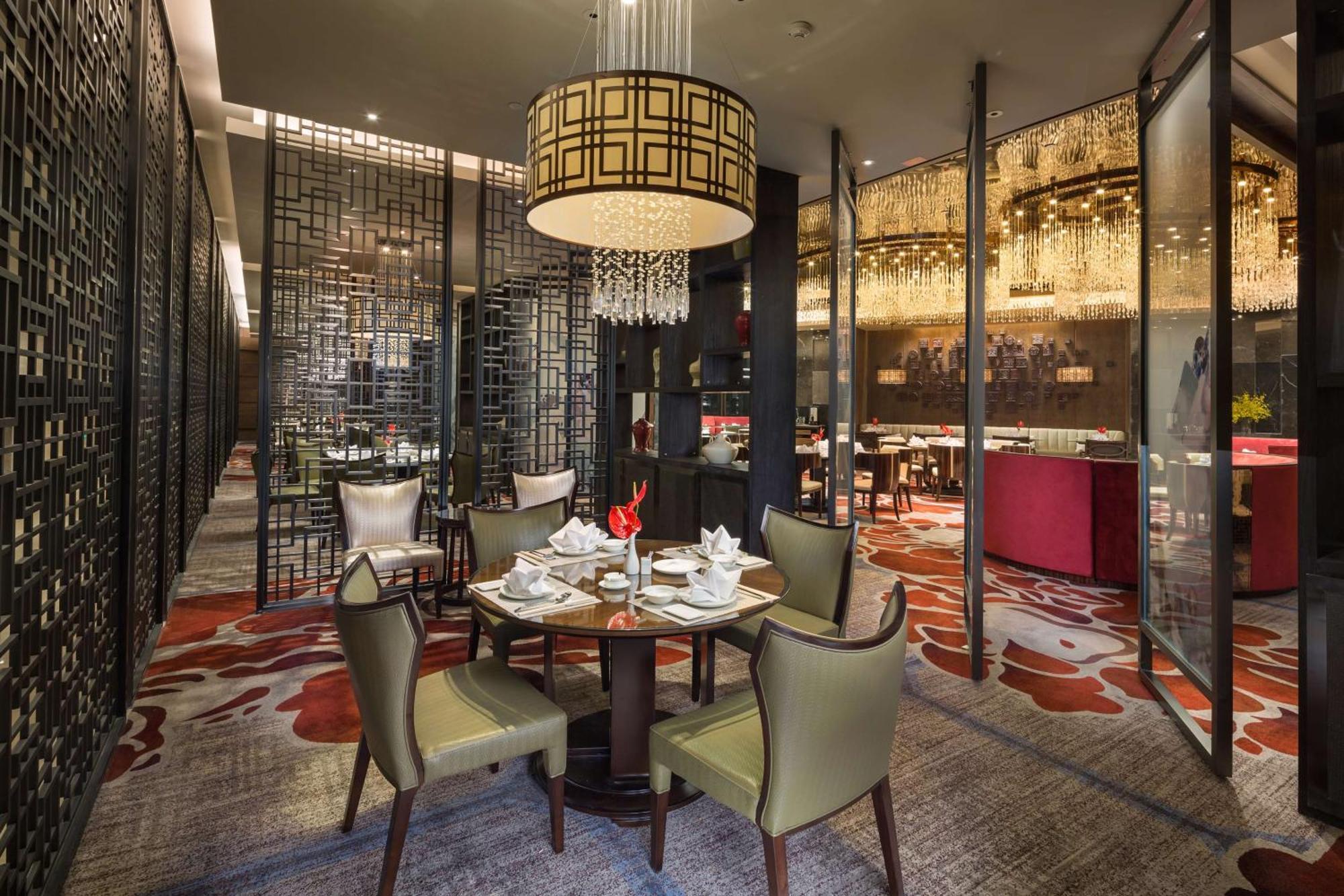 Hilton Urumqi Bagian luar foto