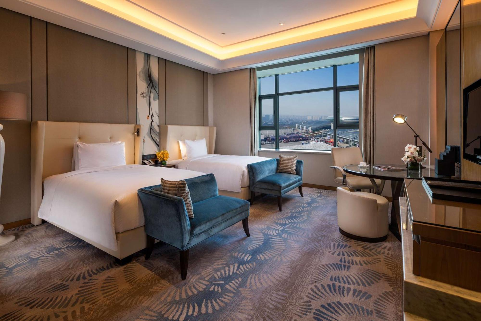 Hilton Urumqi Bagian luar foto