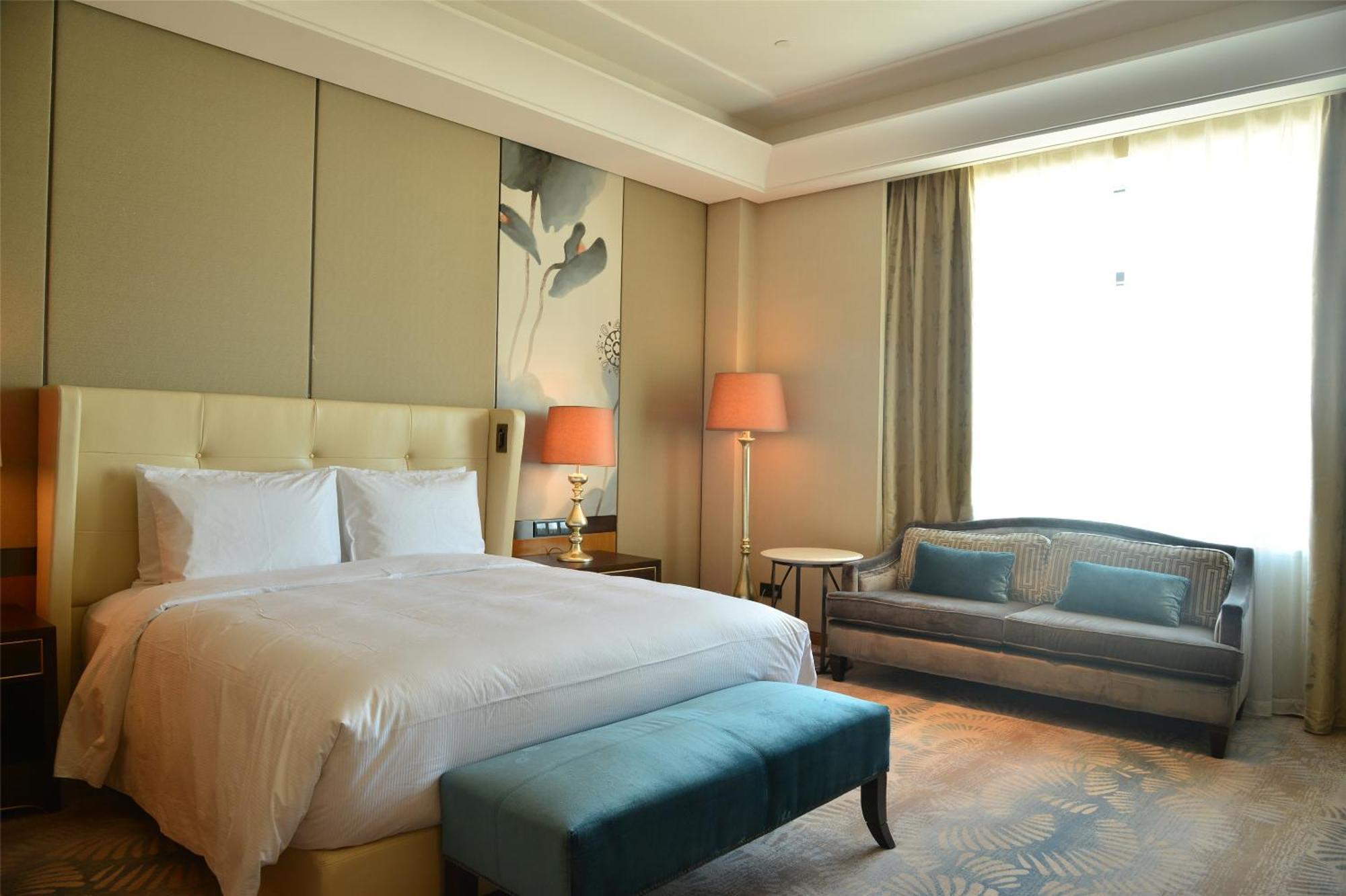 Hilton Urumqi Bagian luar foto