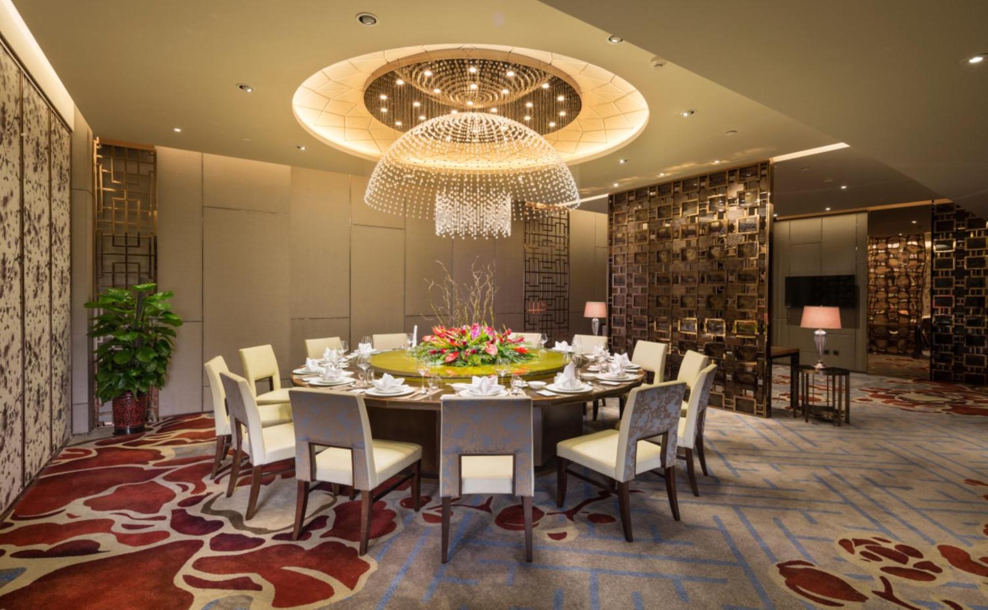 Hilton Urumqi Bagian luar foto